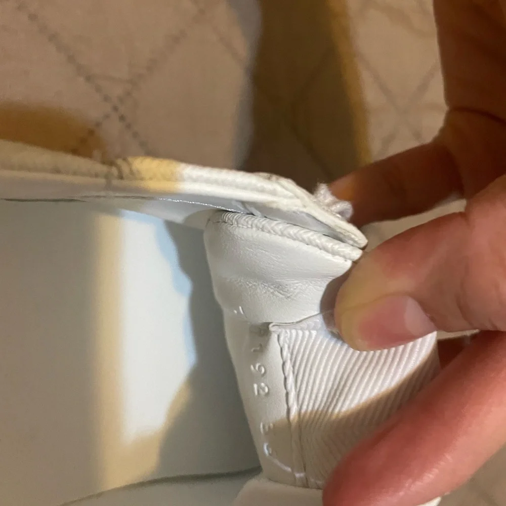 Authentic Gucci White GG Supreme Canvas Rhyton Sneakers - Picture 12 of 13